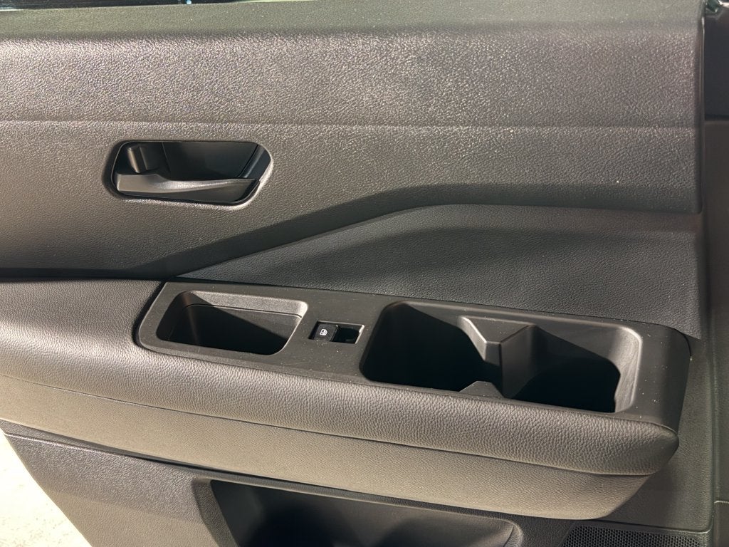 2024 Nissan Pathfinder S