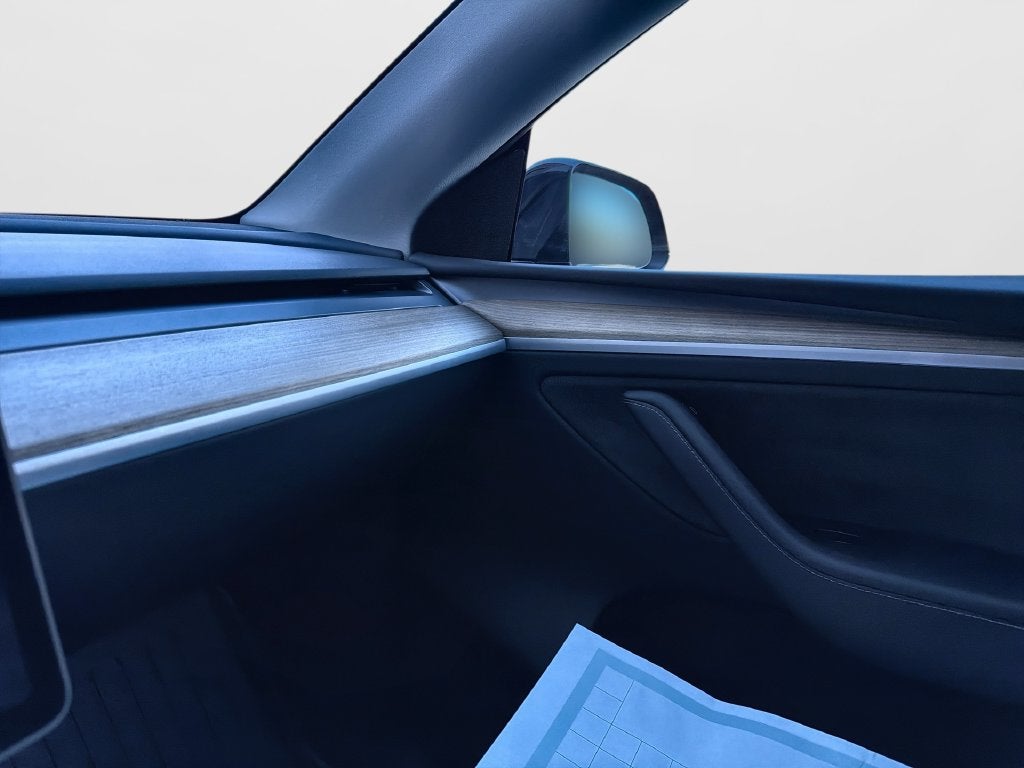 2025 Tesla Model Y Long Range