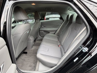 2025 Hyundai Elantra SE