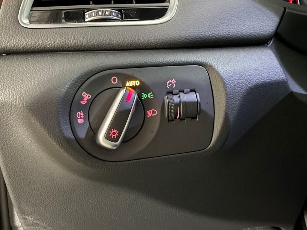 2018 Audi Q3 2.0T Premium quattro