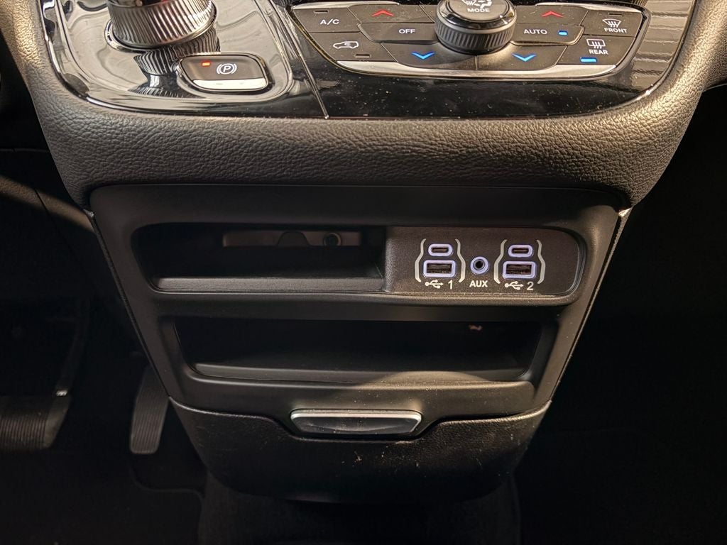 2024 Chrysler Pacifica Touring