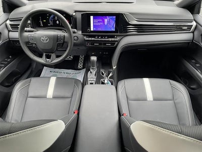 2025 Toyota Camry SE