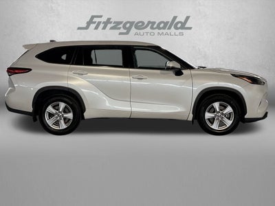 2022 Toyota HIGHLANDER LE