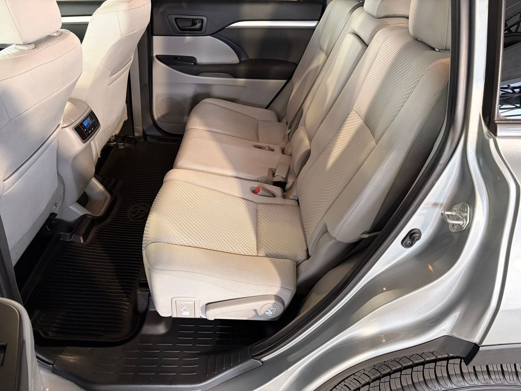 2019 Toyota HIGHLANDER LE