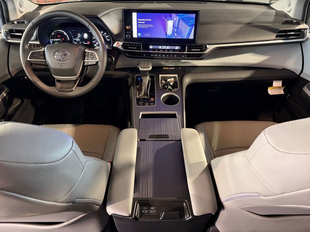 2025 Toyota SIENNA XLE XLE