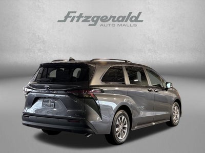 2025 Toyota SIENNA XLE XLE