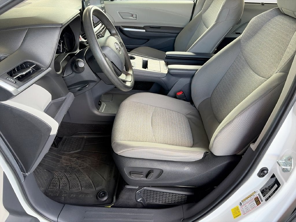 2024 Toyota Sienna LE 8 Passenger