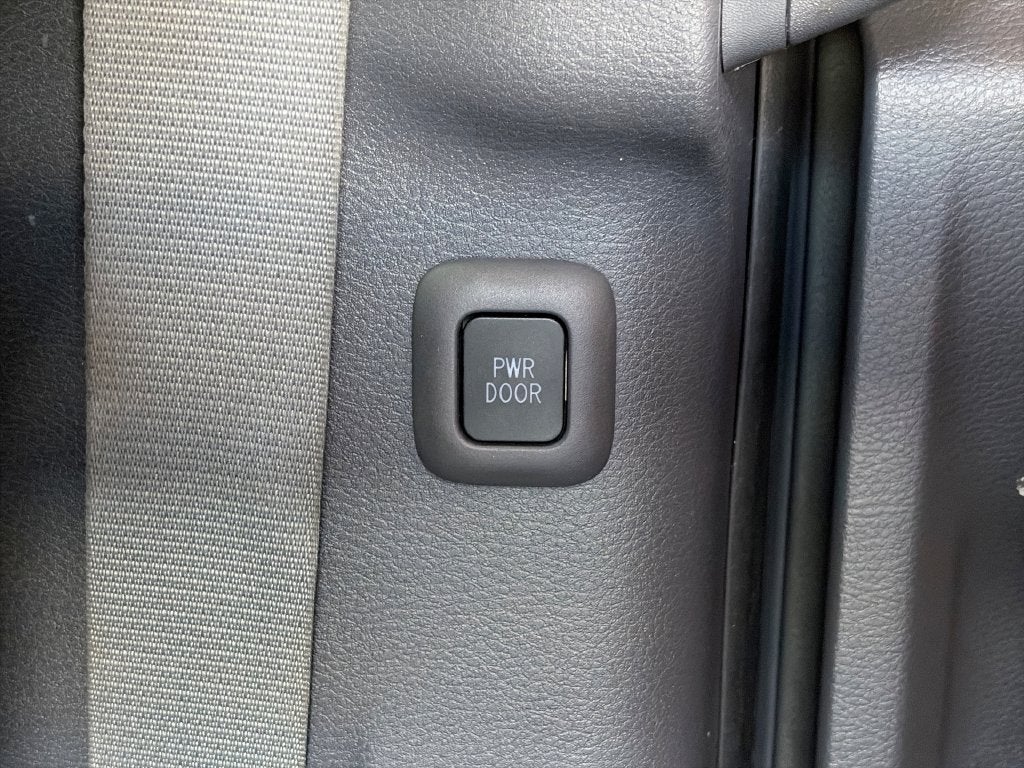 2024 Toyota Sienna LE 8 Passenger