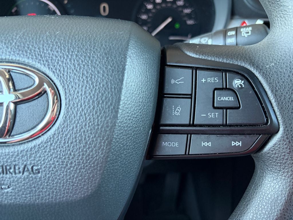 2025 Toyota Sienna LE 8 Passenger