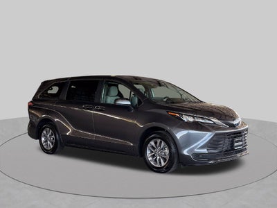 2025 Toyota Sienna LE 8 Passenger