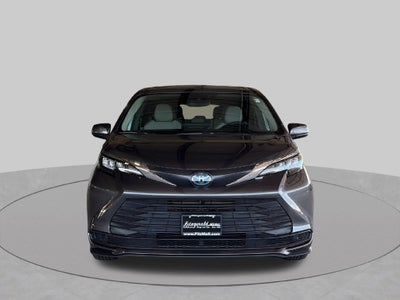 2025 Toyota Sienna LE 8 Passenger