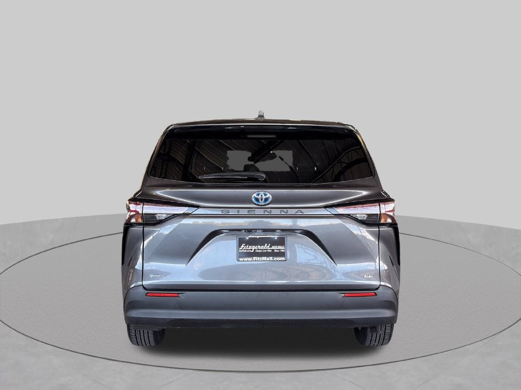 2025 Toyota Sienna LE 8 Passenger