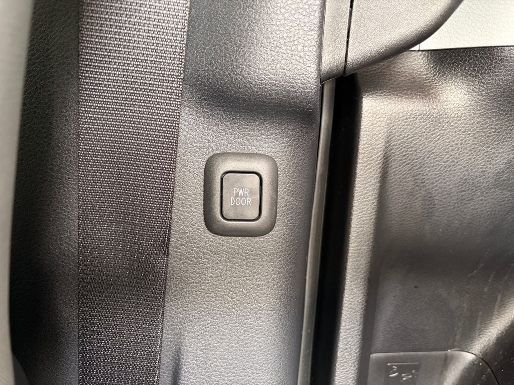 2026 Toyota Sienna LE 8 Passenger
