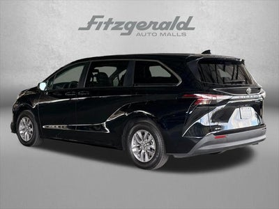 2026 Toyota Sienna LE 8 Passenger