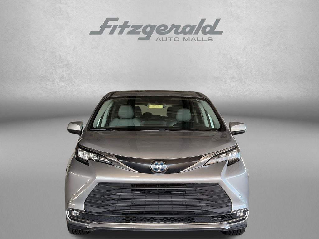 2023 Toyota Sienna XLE 7 Passenger