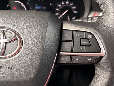 2025 Toyota SIENNA XLE XLE 8 Passenger