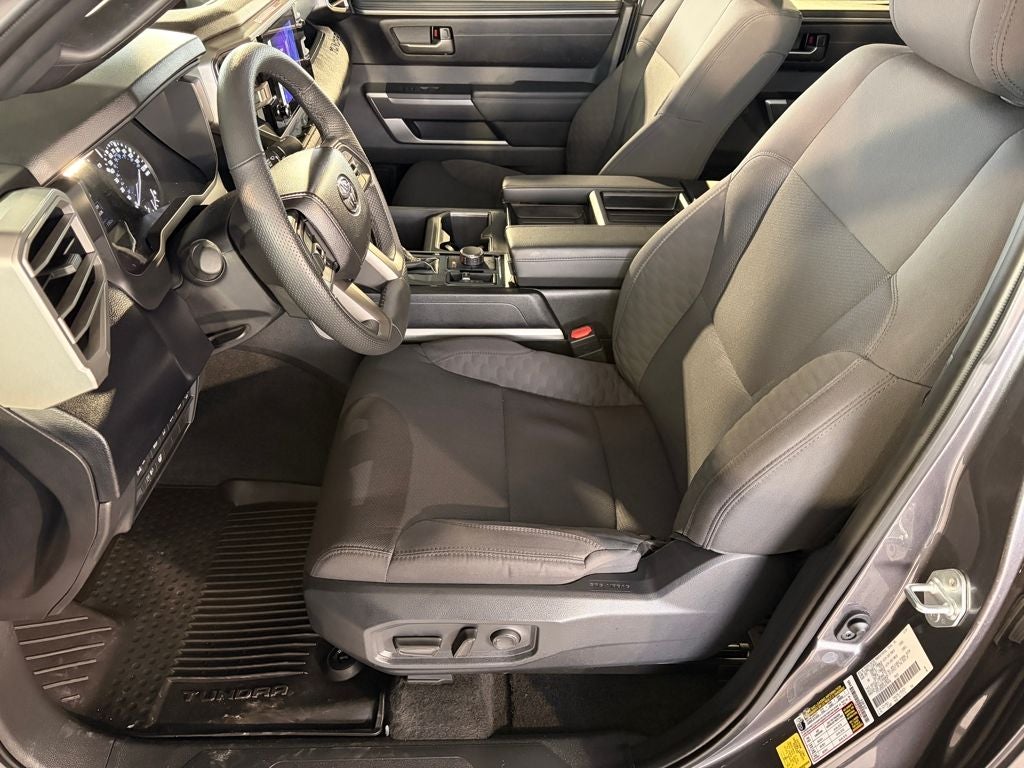 2025 Toyota TUNDRA 4X4 SR5