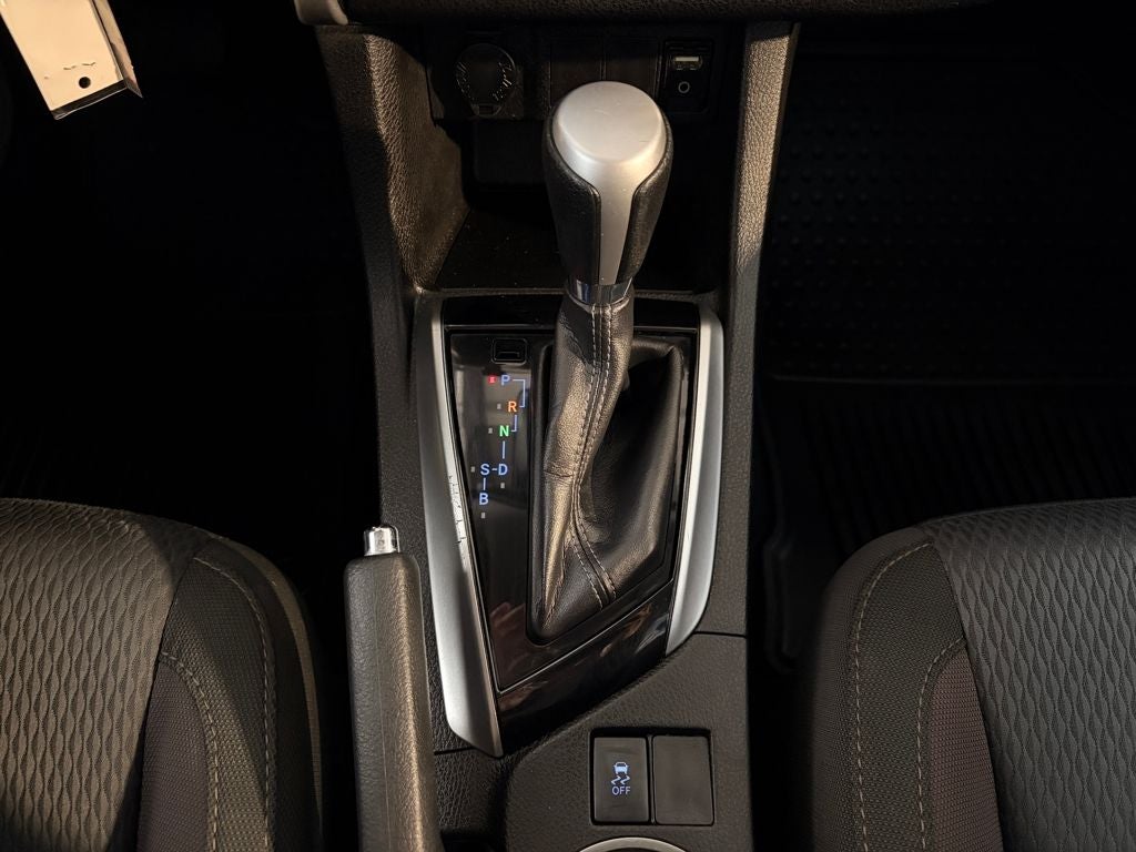 2017 Toyota COROLLA LE