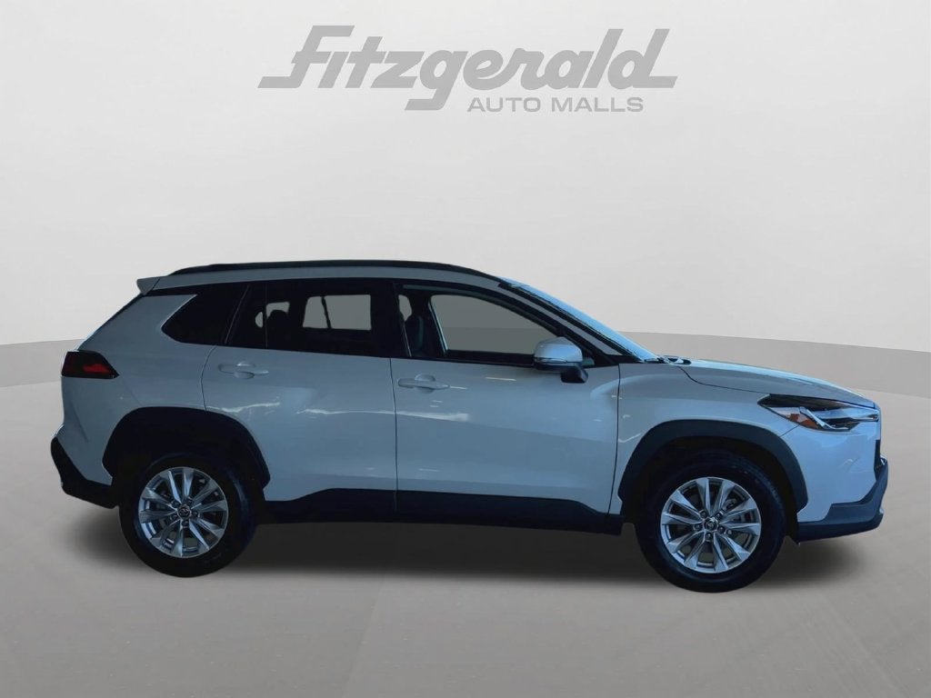 2024 Toyota Corolla Cross LE