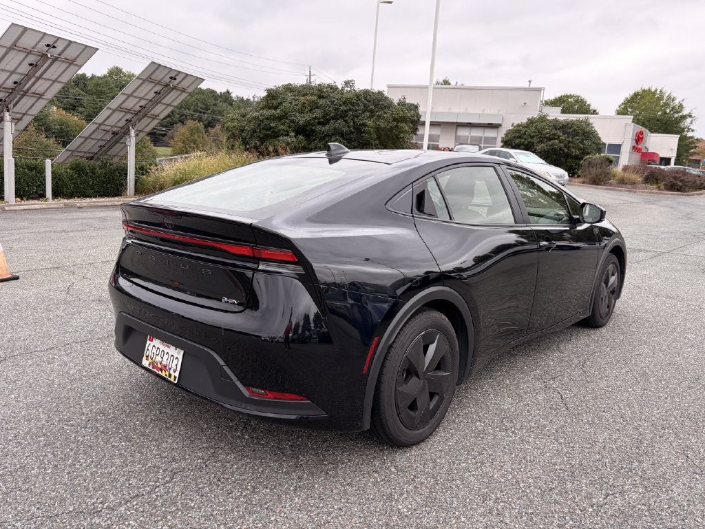 2025 Toyota Prius LE