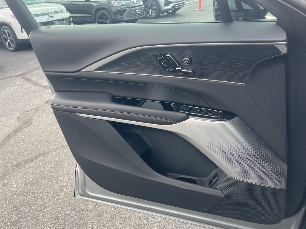 2025 Cadillac LYRIQ Luxury