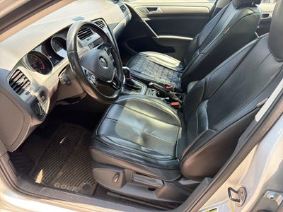 2016 Volkswagen Golf SportWagen SE