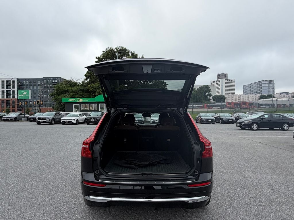 2023 Volvo XC60 B5 Plus Bright Theme