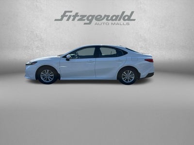 2025 Toyota CAMRY LE