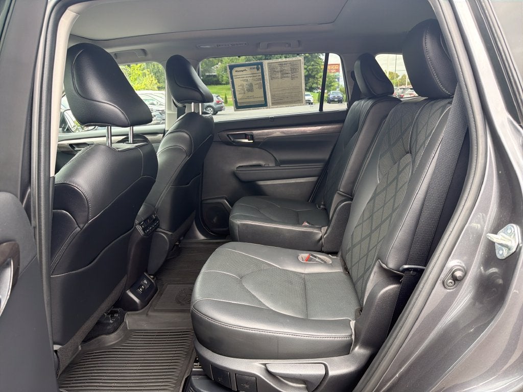 2021 Toyota Highlander Hybrid Platinum