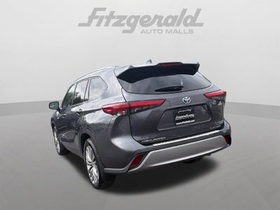 2021 Toyota Highlander Hybrid Platinum