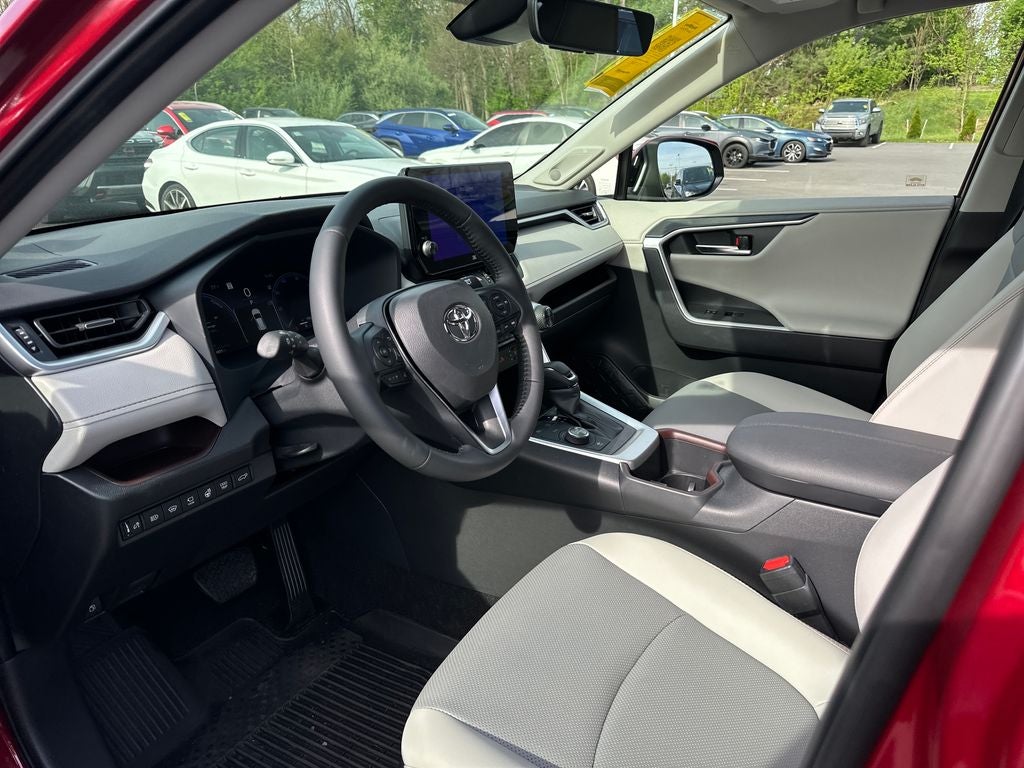 2025 Toyota RAV4 HYBRID Limited