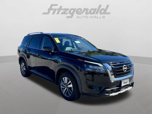 2025 Nissan Pathfinder SL
