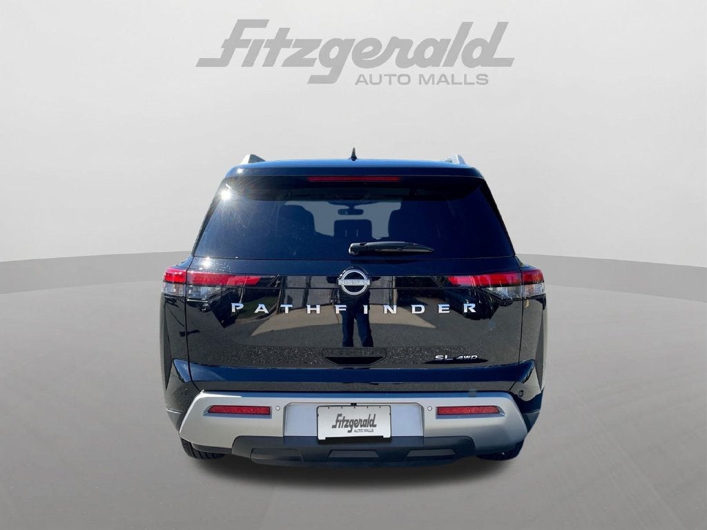 2025 Nissan Pathfinder SL