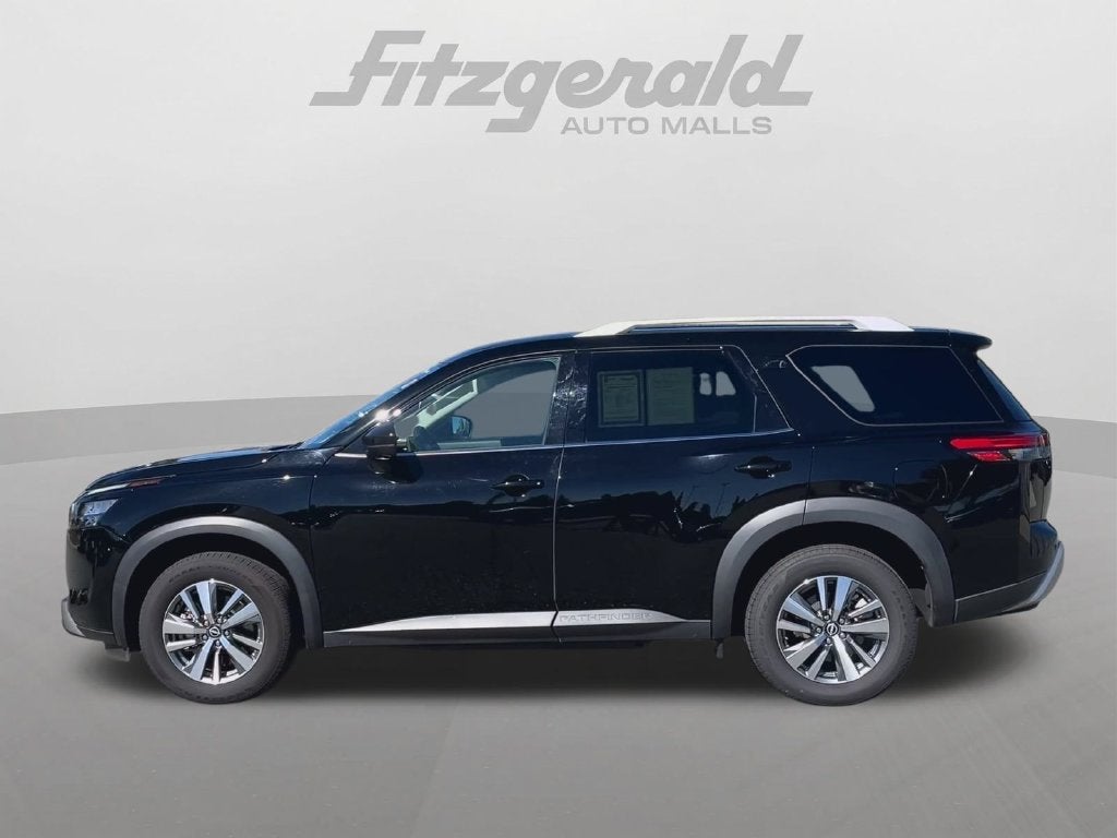 2025 Nissan Pathfinder SL