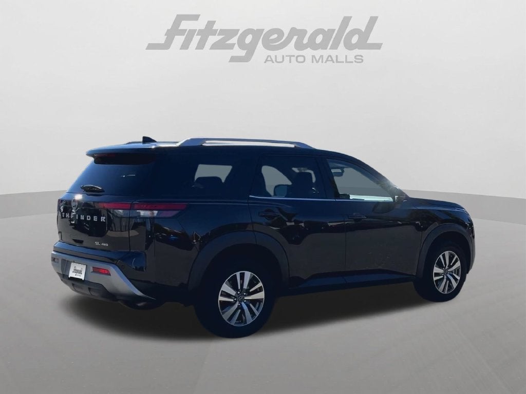 2025 Nissan Pathfinder SL
