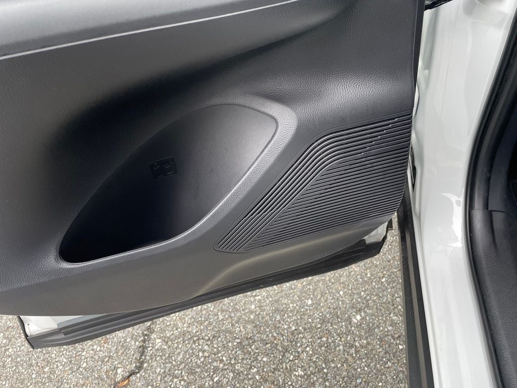 2024 Toyota Venza LE