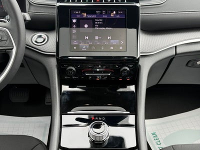 2025 Jeep Grand Cherokee Laredo X 4x4