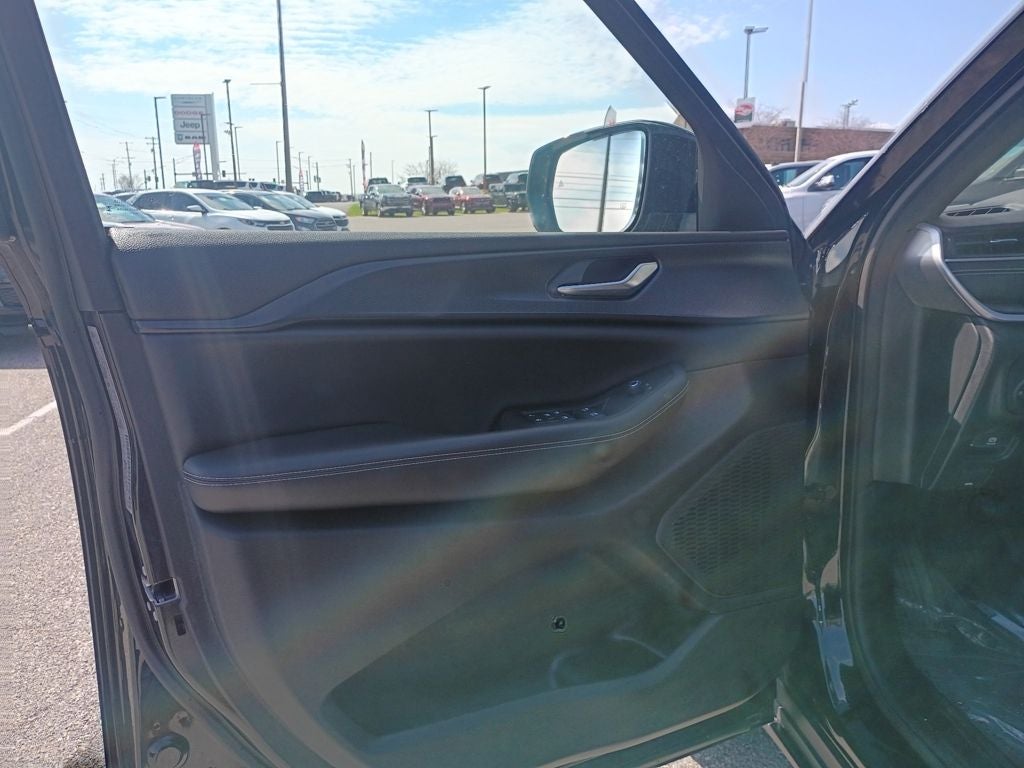 2023 Jeep Grand Cherokee L Altitude 4x4