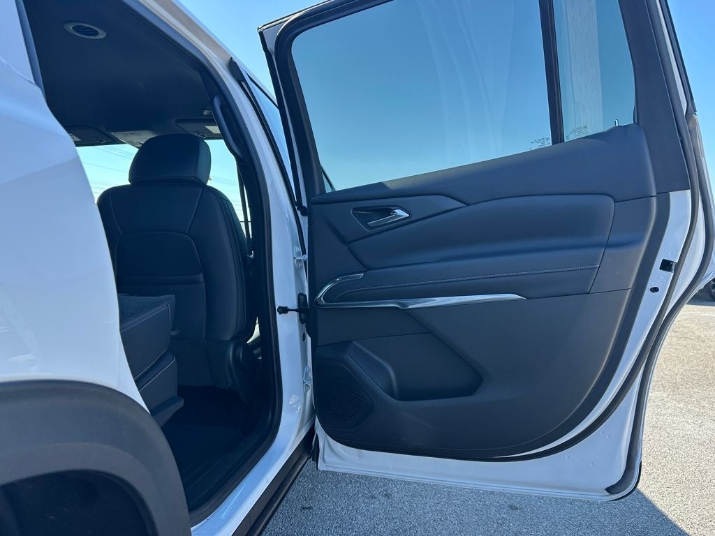 2025 Chevrolet Traverse AWD LT
