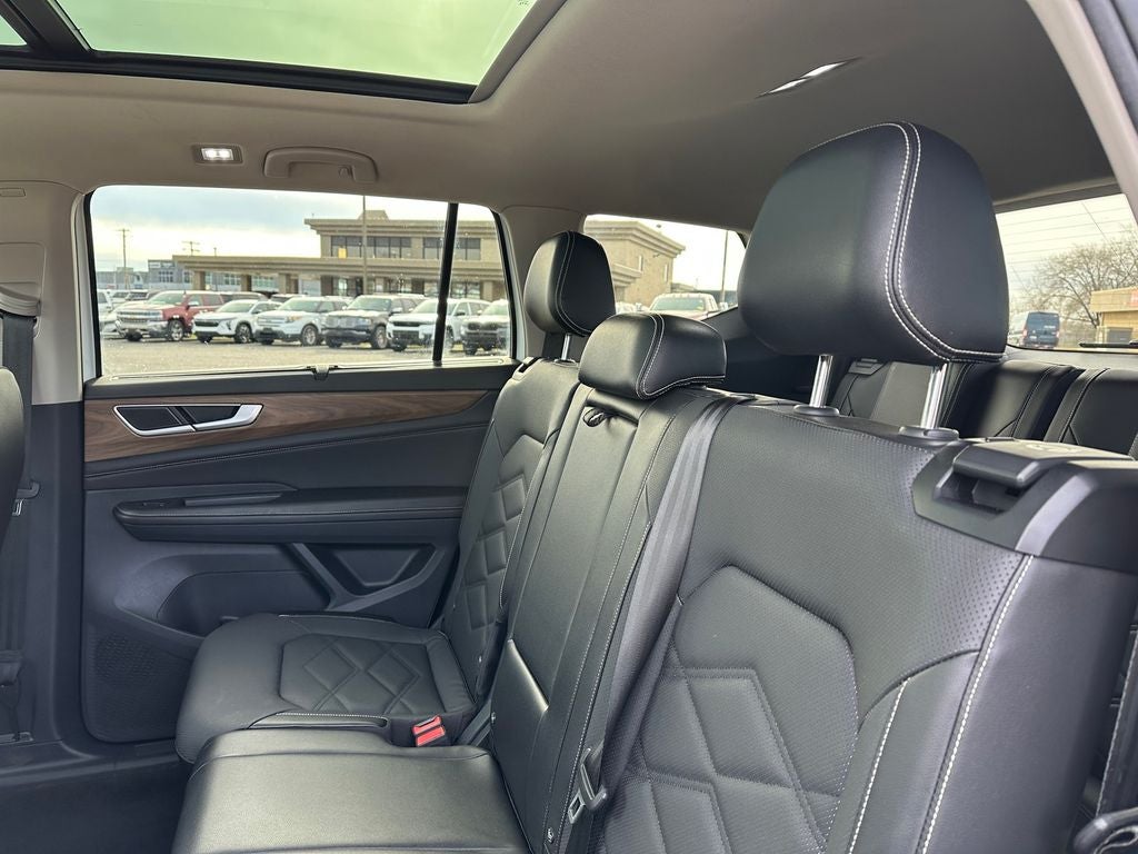 2024 Volkswagen Atlas 2.0T SE w/Technology