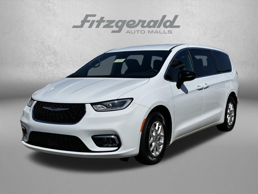 2025 Chrysler Pacifica Select