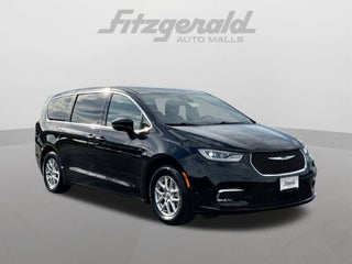 2024 Chrysler Pacifica Touring