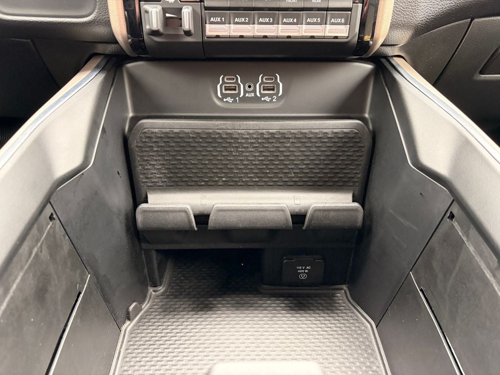 2024 RAM 3500 Laramie Crew Cab 4x4 8' Box