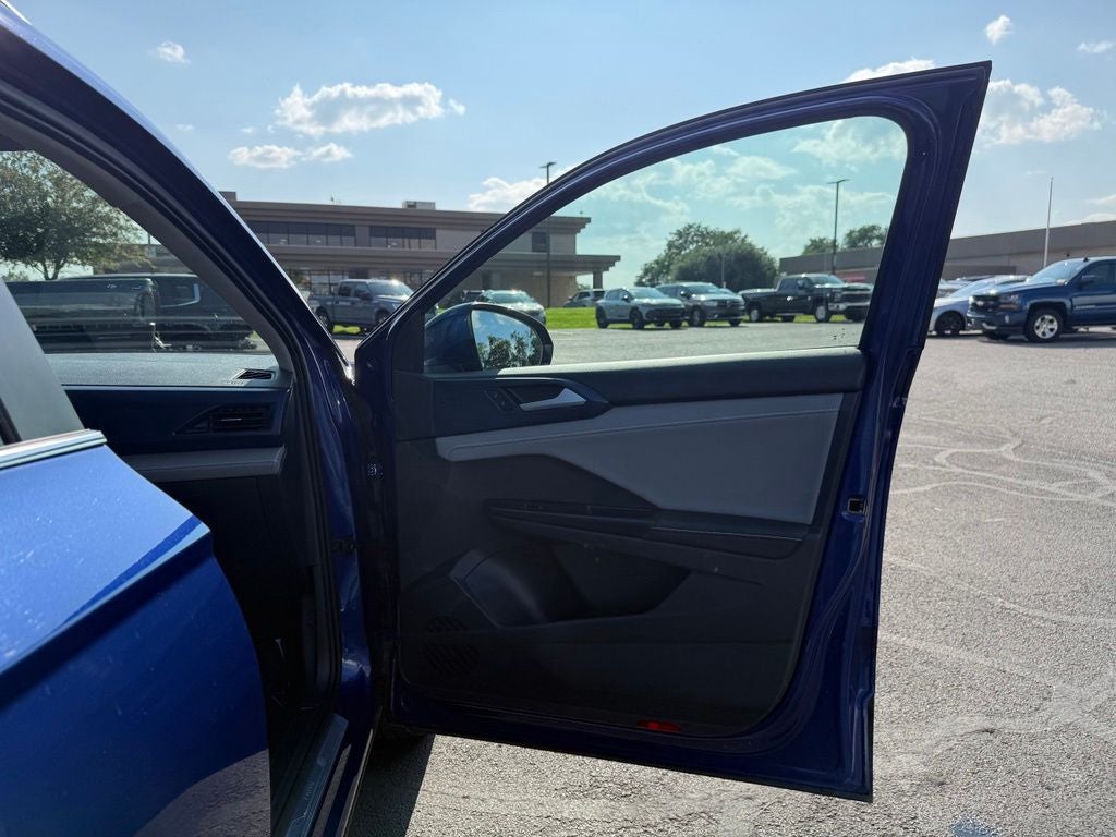 2024 Volkswagen Taos 1.5T SE