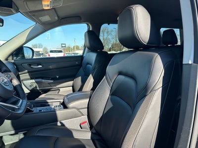 2025 Nissan Pathfinder SL 4WD