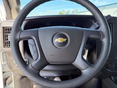 2025 Chevrolet Express Passenger 1LT