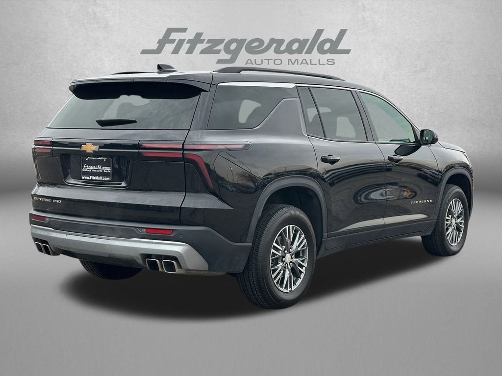 2025 Chevrolet Traverse LT