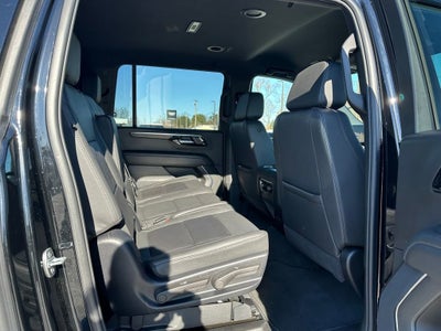 2025 Chevrolet Suburban LT