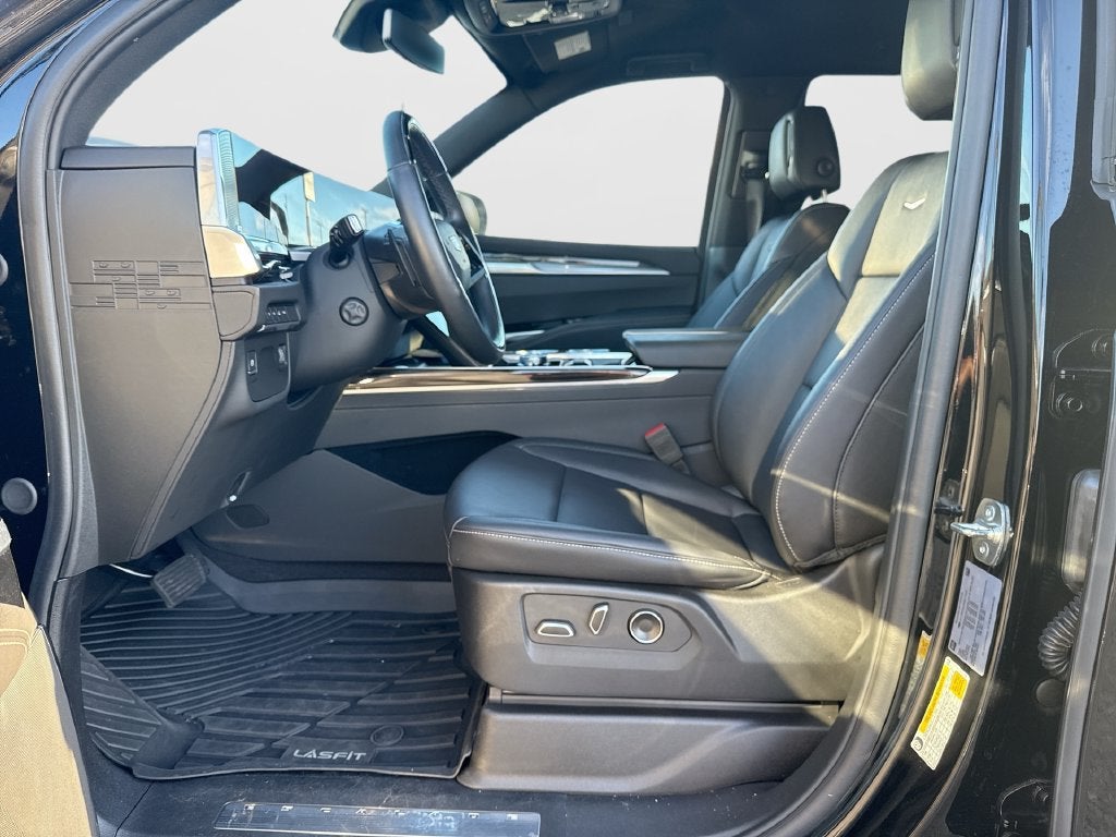 2025 Cadillac Escalade Luxury