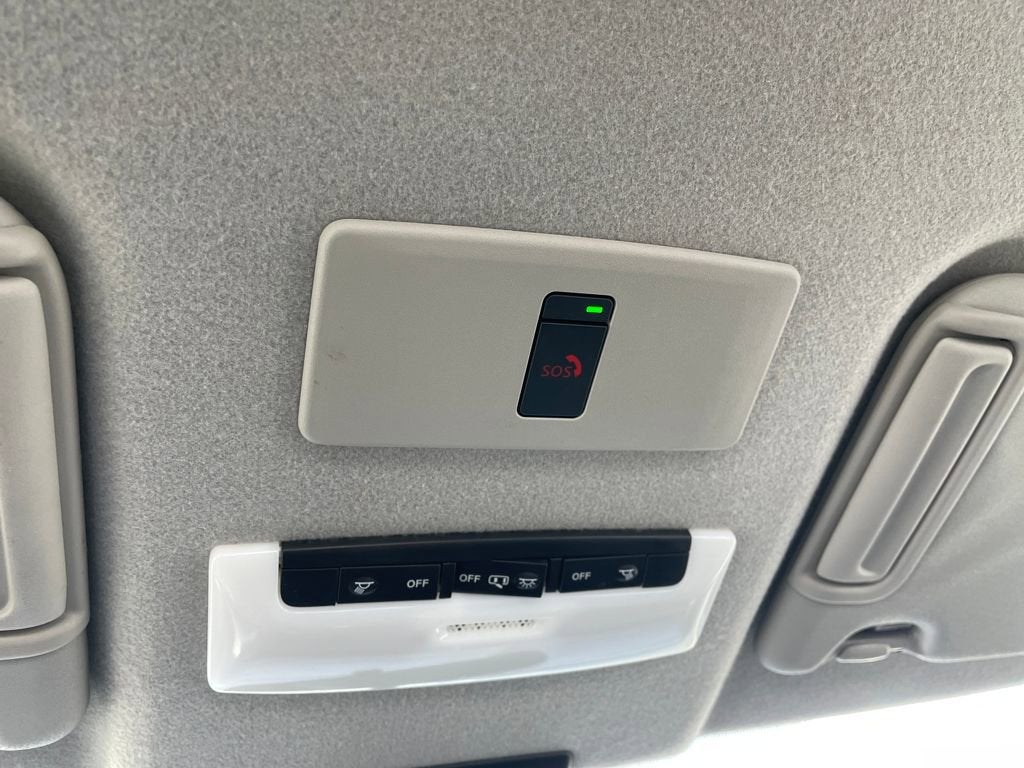 2023 Nissan Kicks SR Xtronic CVT